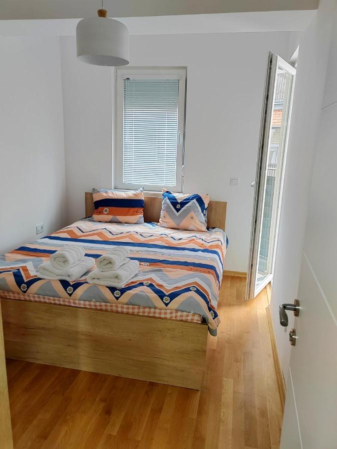 Apartman 42 Apartment Skopje Ngoại thất bức ảnh