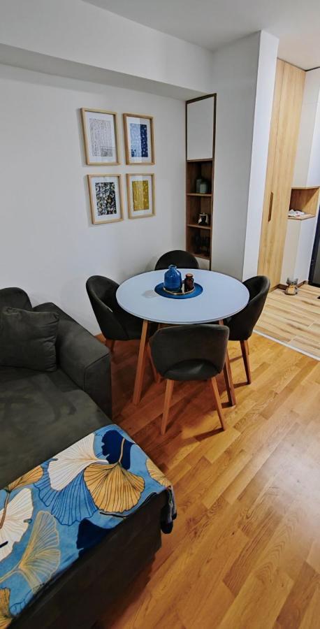 Apartman 42 Apartment Skopje Ngoại thất bức ảnh