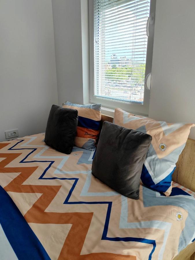 Apartman 42 Apartment Skopje Ngoại thất bức ảnh